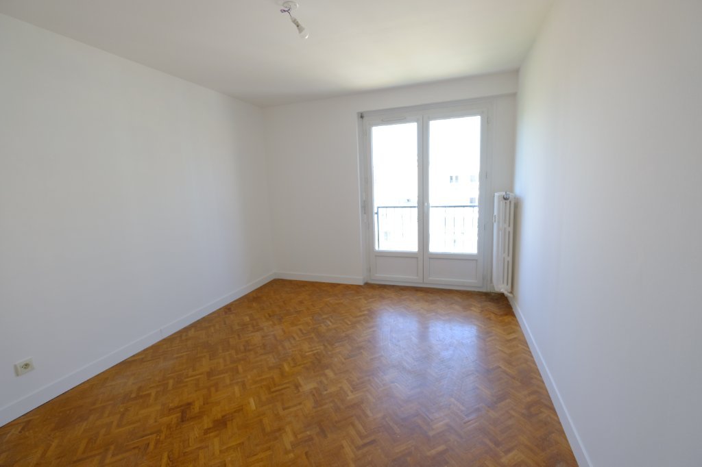 T4 - CITE DU DESIGN A LOUER - ST ETIENNE CARNOT - 70.67 m2 - 610�&euro; charges comprises par mois