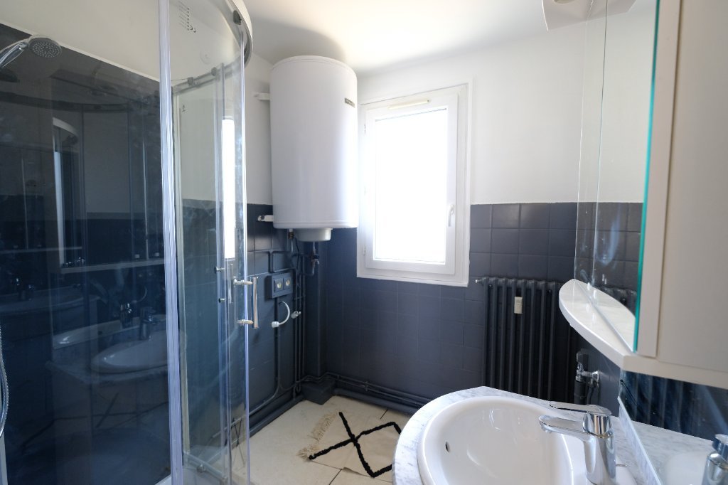 T4 - CITE DU DESIGN A LOUER - ST ETIENNE CARNOT - 70.67 m2 - 610�&euro; charges comprises par mois