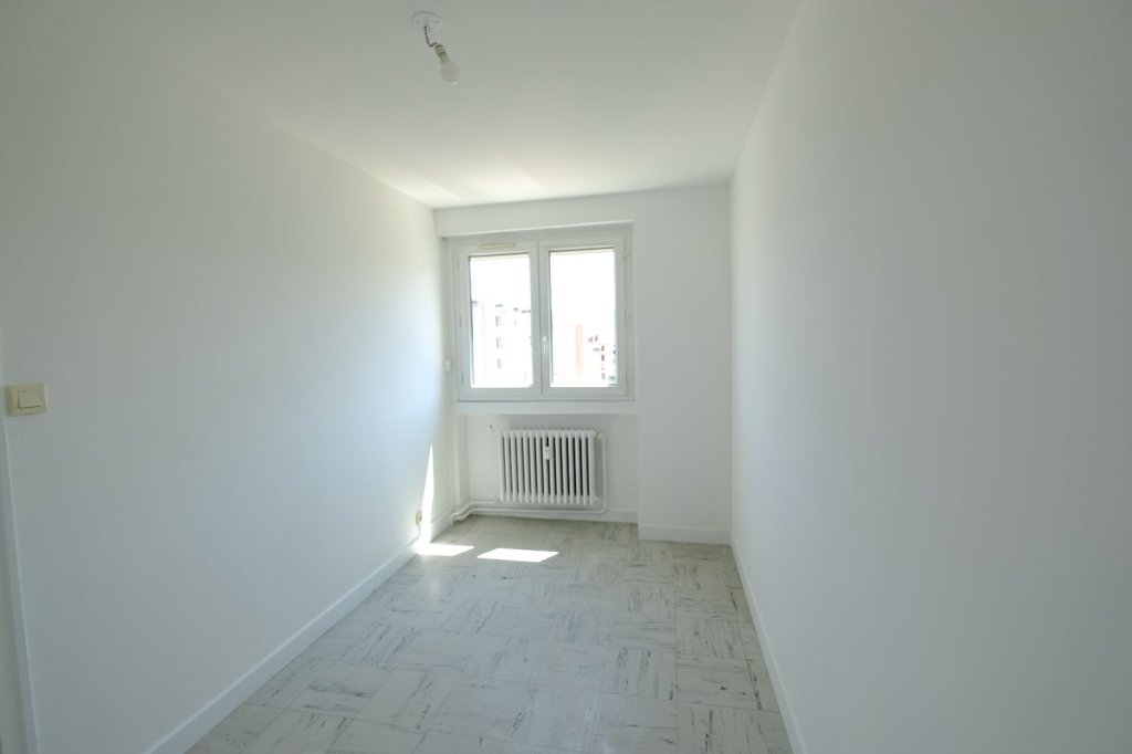 T4 - CITE DU DESIGN A LOUER - ST ETIENNE CARNOT - 70.67 m2 - 610�&euro; charges comprises par mois