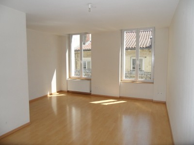 APPARTEMENT T4 A LOUER - ST ETIENNE PREFECTURE - 95.16 m2 - 740�&euro; charges comprises par mois