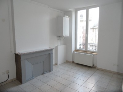 APPARTEMENT T4 A LOUER - ST ETIENNE PREFECTURE - 95.16 m2 - 740�&euro; charges comprises par mois