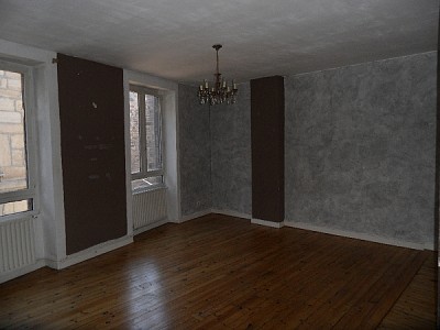 APPARTEMENT T4 A LOUER - ST ETIENNE CENTRE VILLE - 84.79 m2 - 590 &euro; charges comprises par mois
