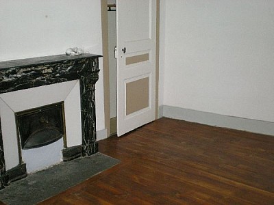APPARTEMENT T4 A LOUER - ST ETIENNE CENTRE VILLE - 84.79 m2 - 590 &euro; charges comprises par mois