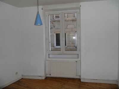APPARTEMENT T4 A LOUER - ST ETIENNE CENTRE VILLE - 84.79 m2 - 590 &euro; charges comprises par mois
