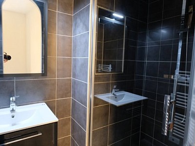 APPARTEMENT T4 A LOUER - ST ETIENNE CENTRE VILLE - 101.81 m2 - 980 € charges comprises par mois
