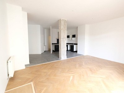 APPARTEMENT T4 A LOUER - ST ETIENNE CENTRE VILLE - 102,54 m2 - 980 € charges comprises par mois