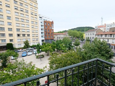 APPARTEMENT T4 A LOUER - ST ETIENNE CENTRE VILLE - 102,54 m2 - 980 € charges comprises par mois