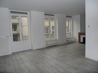 APPARTEMENT T4 A LOUER - ST ETIENNE CENTRE VILLE - 79.25 m2 - 630 € charges comprises par mois