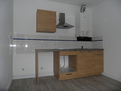 APPARTEMENT T4 A LOUER - ST ETIENNE CENTRE VILLE - 79.25 m2 - 630 € charges comprises par mois