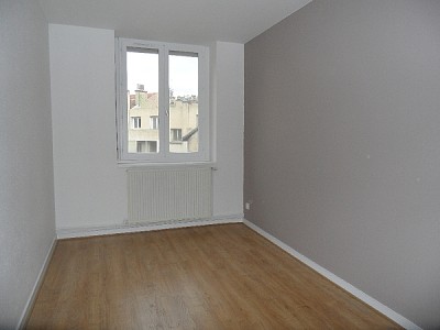 APPARTEMENT T4 A LOUER - ST ETIENNE CENTRE VILLE - 79.25 m2 - 630 € charges comprises par mois