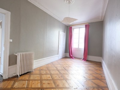 APPARTEMENT T4 A LOUER - ST ETIENNE CENTRE VILLE - 144.84 m2 - 780€ charges comprises par mois