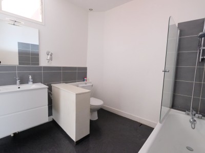 APPARTEMENT T4 A LOUER - ST ETIENNE CENTRE VILLE - 144.84 m2 - 780€ charges comprises par mois