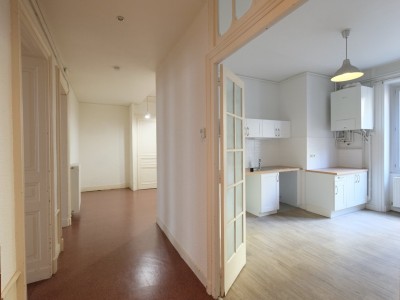 APPARTEMENT T4 A LOUER - ST ETIENNE CENTRE VILLE - 148.23 m2 - 875€ charges comprises par mois