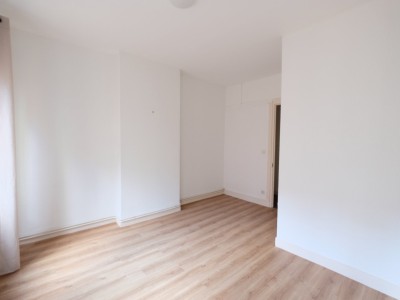 APPARTEMENT T4 A LOUER - ST ETIENNE CENTRE VILLE - 148.23 m2 - 875€ charges comprises par mois