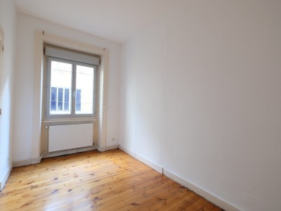 APPARTEMENT T4 A LOUER - ST ETIENNE CENTRE VILLE - 148.23 m2 - 875€ charges comprises par mois