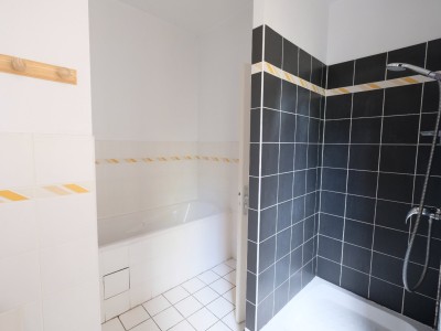 APPARTEMENT T4 A LOUER - ST ETIENNE CENTRE VILLE - 148.23 m2 - 875€ charges comprises par mois