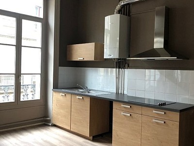 APPARTEMENT A LOUER - ST ETIENNE CENTRE VILLE - 99.05 m2 - 670€ charges comprises par mois
