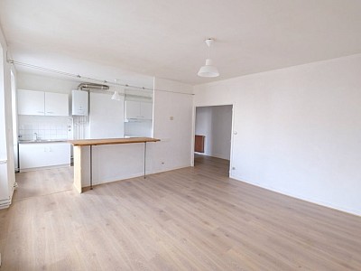 APPARTEMENT T4 A LOUER - ST ETIENNE CENTRE VILLE - 88 m2 - 605 € charges comprises par mois