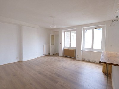 APPARTEMENT T4 A LOUER - ST ETIENNE CENTRE VILLE - 88 m2 - 605 € charges comprises par mois