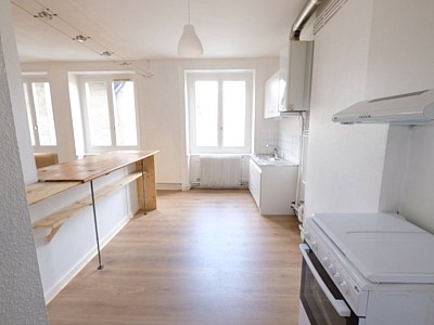 APPARTEMENT T4 A LOUER - ST ETIENNE CENTRE VILLE - 88 m2 - 605 € charges comprises par mois