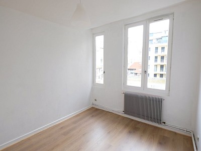 APPARTEMENT T4 A LOUER - ST ETIENNE CENTRE VILLE - 88 m2 - 605 € charges comprises par mois
