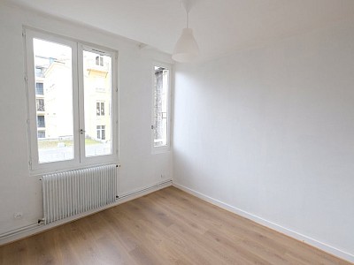 APPARTEMENT T4 A LOUER - ST ETIENNE CENTRE VILLE - 88 m2 - 605 € charges comprises par mois