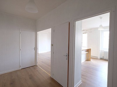 APPARTEMENT T4 A LOUER - ST ETIENNE CENTRE VILLE - 88 m2 - 605 € charges comprises par mois