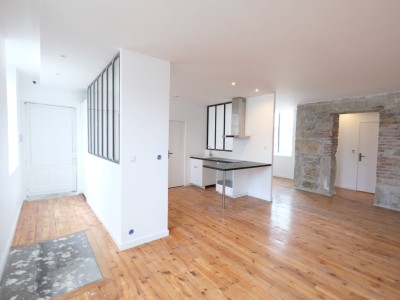 APPARTEMENT T4 A LOUER - ST ETIENNE CENTRE VILLE - 106.58 m2 - 880 € charges comprises par mois