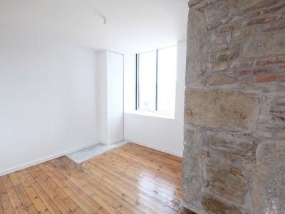 APPARTEMENT T4 A LOUER - ST ETIENNE CENTRE VILLE - 106.58 m2 - 880 € charges comprises par mois