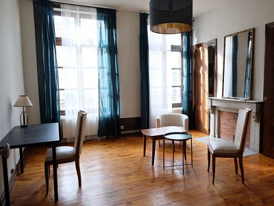 CENTRE VILLE A LOUER - ST ETIENNE CENTRE VILLE - 107 m2 - 726 € charges comprises par mois