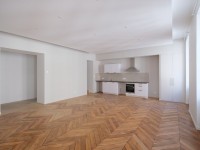 CENTRE VILLE A LOUER - ST ETIENNE CENTRE VILLE - 122.13 m2 - 995 € charges comprises par mois
