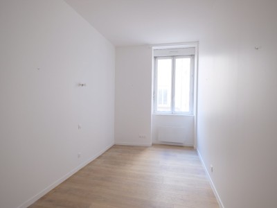 CENTRE VILLE A LOUER - ST ETIENNE CENTRE VILLE - 122.13 m2 - 995 € charges comprises par mois