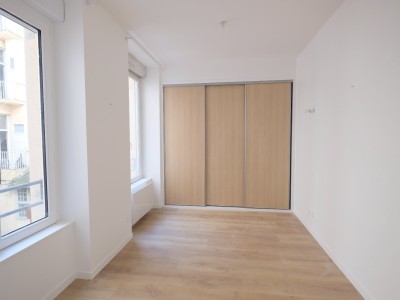 CENTRE VILLE A LOUER - ST ETIENNE CENTRE VILLE - 122.13 m2 - 995 € charges comprises par mois