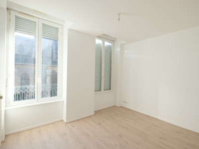APPARTEMENT T4 A LOUER - ST ETIENNE CENTRE VILLE - 84 m2 - 650€ charges comprises par mois