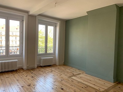 APPARTEMENT T4 A LOUER - ST ETIENNE CENTRE VILLE - 76.73 m2 - 690€ charges comprises par mois