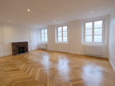 APPARTEMENT T4 A LOUER - ST ETIENNE CENTRE VILLE - 108.94 m2 - 1040€ charges comprises par mois