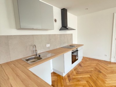 APPARTEMENT T4 A LOUER - ST ETIENNE CENTRE VILLE - 108.94 m2 - 1040€ charges comprises par mois