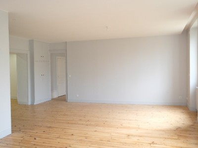 APPARTEMENT T4 A LOUER - ST ETIENNE CENTRE VILLE - 105.29 m2 - 1 210 € charges comprises par mois
