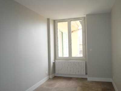 APPARTEMENT T4 A LOUER - ST ETIENNE CENTRE VILLE - 105.29 m2 - 1 210 € charges comprises par mois