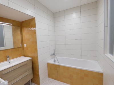 APPARTEMENT T4 A LOUER - ST ETIENNE CENTRE VILLE - 105.29 m2 - 1 210 € charges comprises par mois