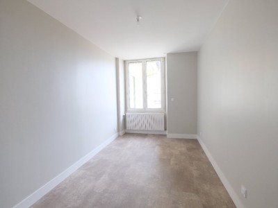 APPARTEMENT T4 A LOUER - ST ETIENNE CENTRE VILLE - 105.29 m2 - 1 210 € charges comprises par mois