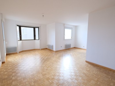 APPARTEMENT T4 A LOUER - ST ETIENNE CENTRE VILLE - 83.03 m2 - 620€ charges comprises par mois