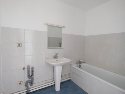 APPARTEMENT T4 A LOUER - ST ETIENNE CENTRE VILLE - 83.03 m2 - 620€ charges comprises par mois