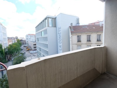 APPARTEMENT T4 A LOUER - ST ETIENNE CENTRE VILLE - 83.03 m2 - 620€ charges comprises par mois