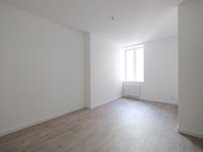 APPARTEMENT T4 A LOUER - ST ETIENNE CENTRE VILLE - 97.97 m2 - 810€ charges comprises par mois