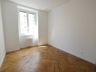 APPARTEMENT T4 A LOUER - ST ETIENNE CENTRE VILLE - 97.97 m2 - 810€ charges comprises par mois