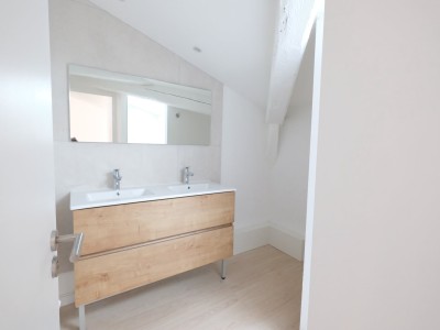 APPARTEMENT T4 A LOUER - ST ETIENNE CENTRE VILLE - 91.39 m2 - 1100€ charges comprises par mois