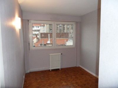 APPARTEMENT T4 A LOUER - ST ETIENNE CENTRE VILLE - 86.44 m2 - 900€ charges comprises par mois