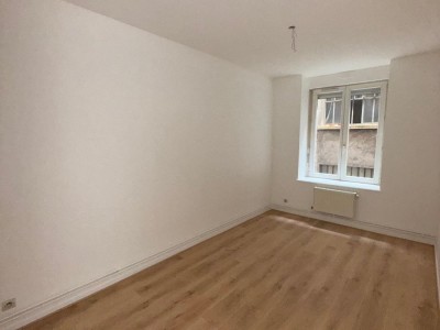 APPARTEMENT T4 A LOUER - ST ETIENNE CENTRE VILLE - 84 m2 - 670€ charges comprises par mois