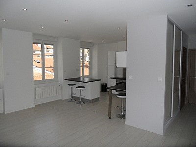 APPARTEMENT T4 A LOUER - ST ETIENNE CENTRE VILLE - 80.72 m2 - 730 € charges comprises par mois